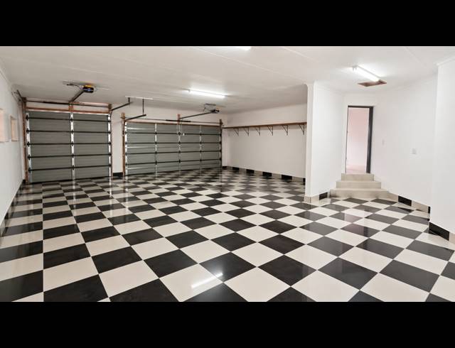 5 BEDROOM HOUSE FOR SALE IN SILWERKRUIN